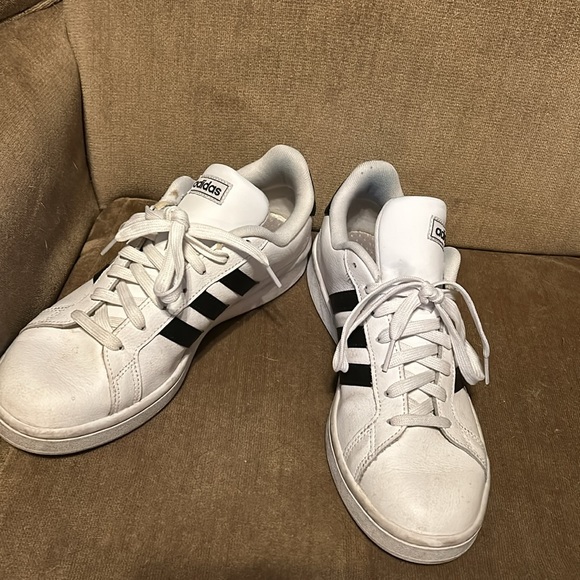 Adidas Men’s Sneaker - Picture 3 of 4